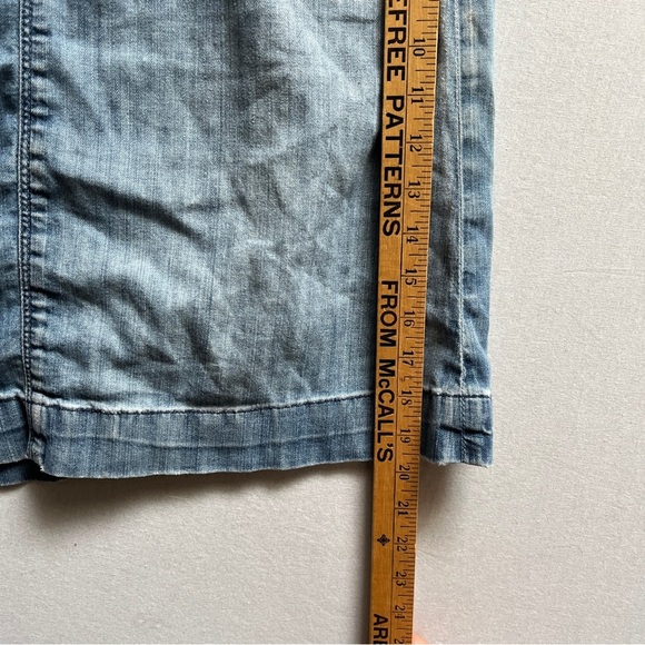 7 For All Mankind distressed Denim mini Skirt Sz 31 - Picture 8 of 12